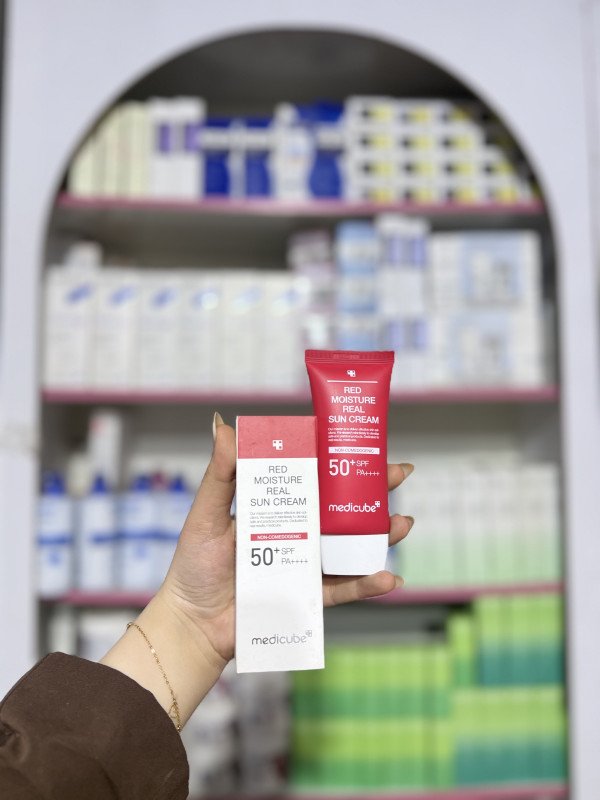 M Medicube Red Moisture Real Sun Cream
