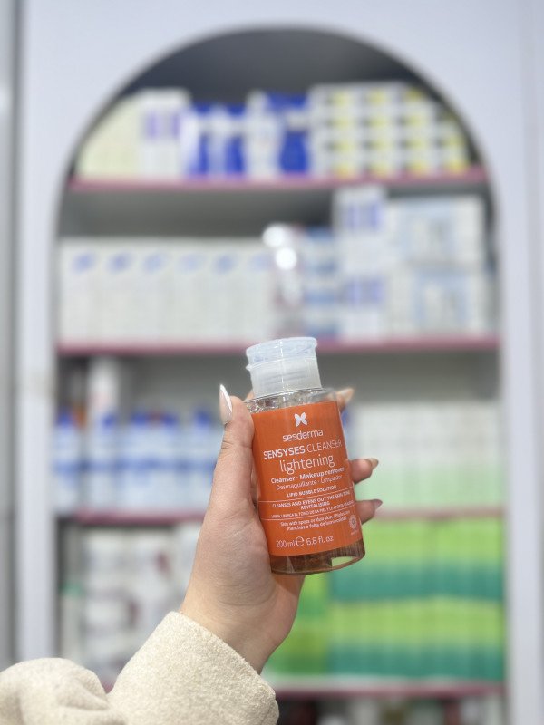 O Sesderma Sensyses Cleanser Lightening