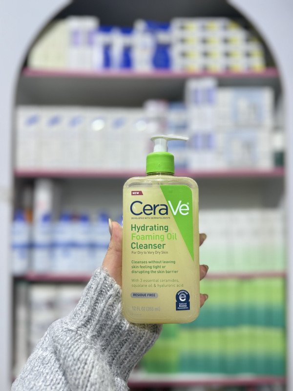 O CeraVe Hydrating Foaming Oil Cleanser