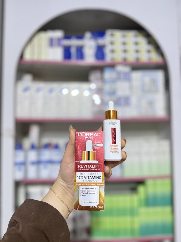 M L'Oréal Paris Revitalift Derm Intensives Derm-Grade 12% Vitamin C + E + Salicylic Serum