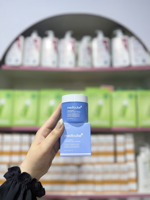 O Medicube Hyaluronic Moisturizing Capsule Cream